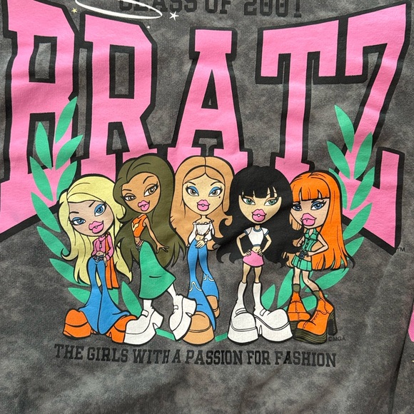 Vtg Y2K Bratz Junior's Graphic Gray Sweatshirt Class of 2001 - Picture 2 of 5